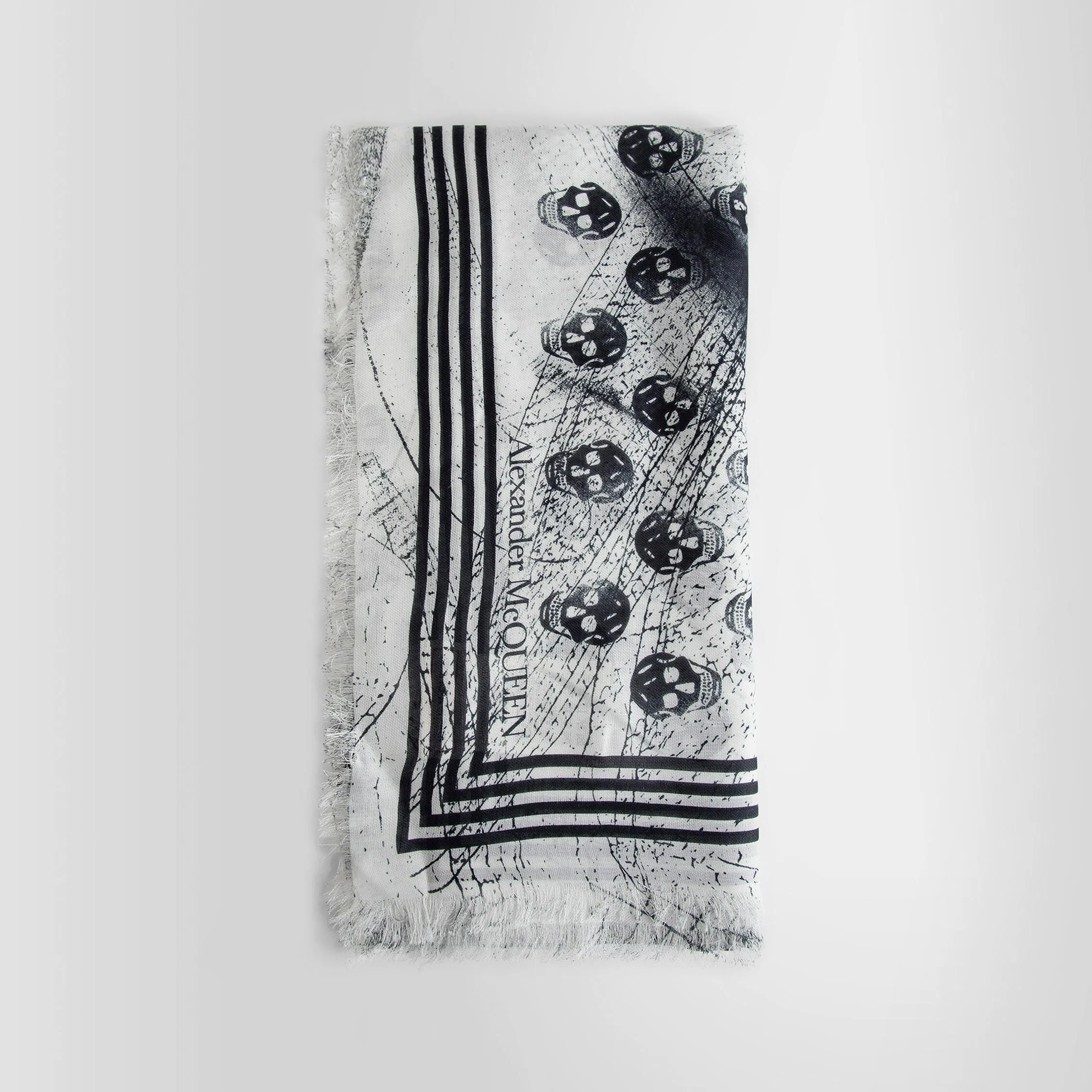 ALEXANDER MCQUEEN MAN BLACK&WHITE SCARVES